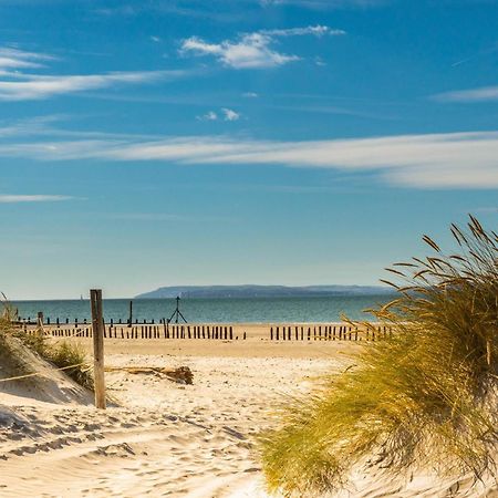Absolute Beachfront With Decked Garden Oasis And Views Bognor Regis Zewnętrze zdjęcie
