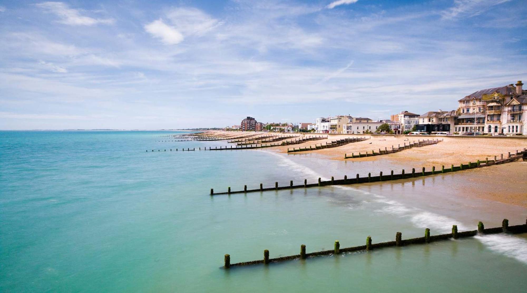 Absolute Beachfront With Decked Garden Oasis And Views Bognor Regis Zewnętrze zdjęcie