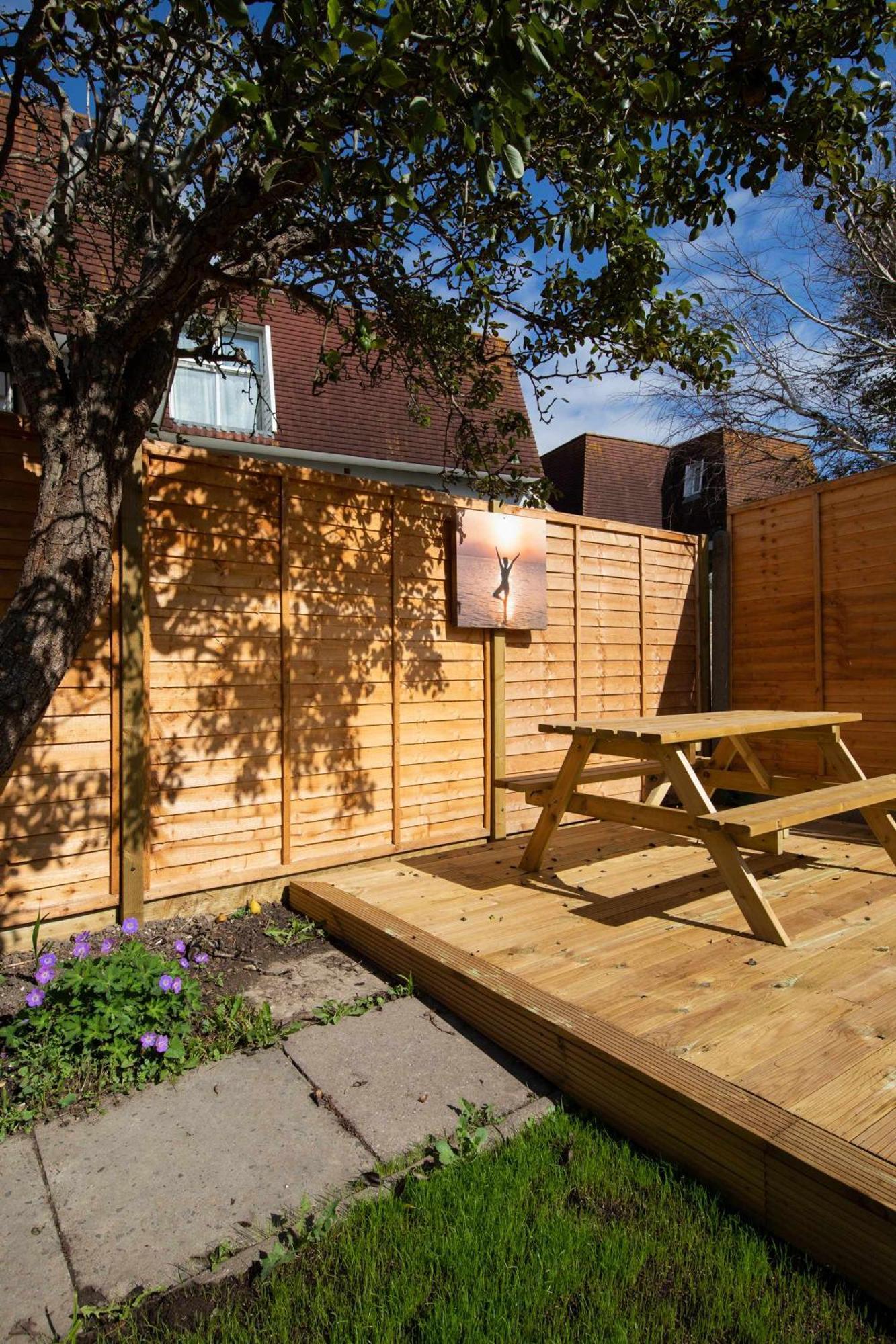 Absolute Beachfront With Decked Garden Oasis And Views Bognor Regis Zewnętrze zdjęcie