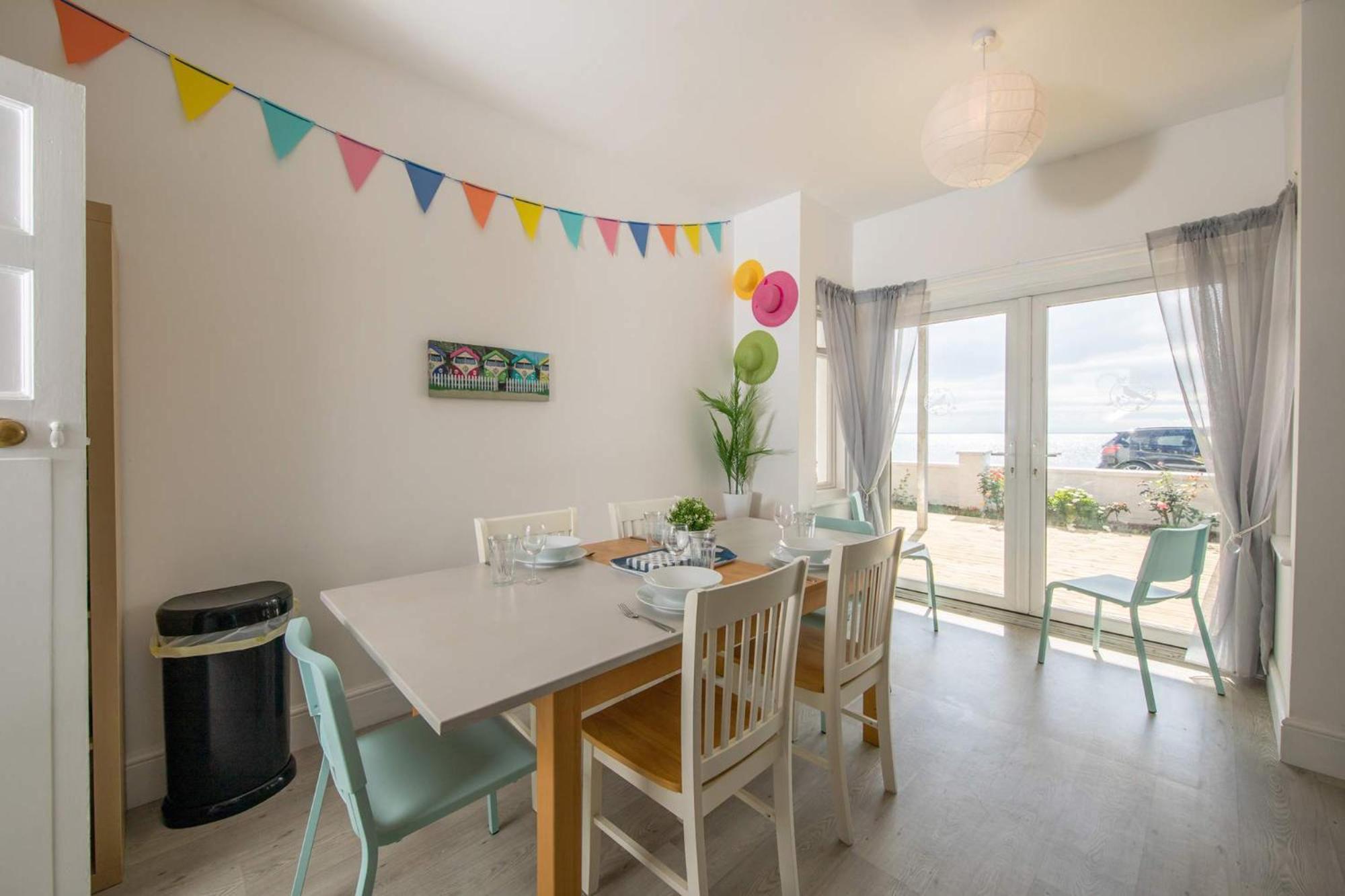 Absolute Beachfront With Decked Garden Oasis And Views Bognor Regis Zewnętrze zdjęcie